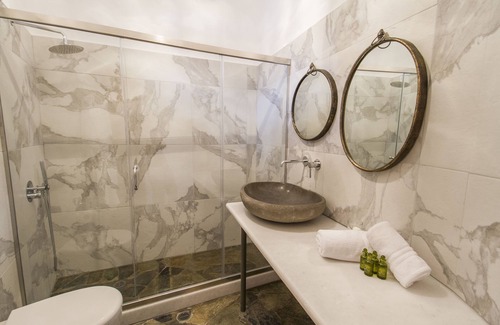 Taxiarchis House | Petrino