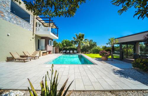 Kissamos Villa | Petronila Luxury Villa with heated private pool