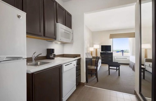 Cotulla Apartment | PetroStay Inn & Suites Cotulla