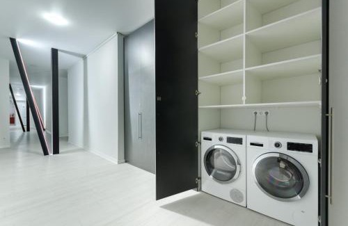 Kyiv Apartment | Petrovdom Apartments 1420-4 in RC Diplomat Hall, Zhylianska 59