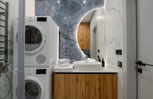 Shevchenkivs'kyi District Apartment | Petrovdom Apartments 24-280a in RC Manhattan, Beresteiskyi 11