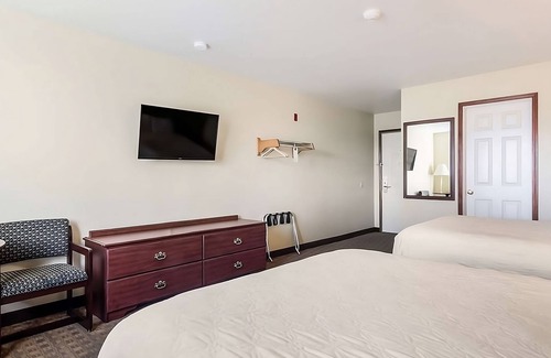 Aberdeen Hotel | Pets are Welcome! w/FREE Breakfast & Parking, Close to Peels Slough!