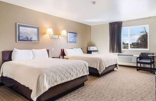 Aberdeen Hotel | Pets are Welcome! w/FREE Breakfast & Parking, Close to Peels Slough!