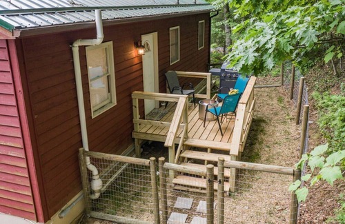 Boone House | Pets + King Beds + Arcade + App State + Foosball + Fire Pit