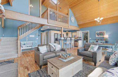 Ocean Park House | Pets OK, 150 yds to beach, modern, luxury (Journey)