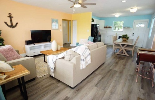 Smith's Memento House | PETS OK! Beach Paradise! Walk to Ocean Center & Beach