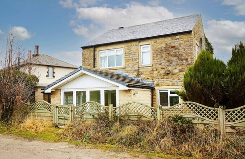 Halifax House | Pets OK | Halifax →10mins | 50” TV | Parking