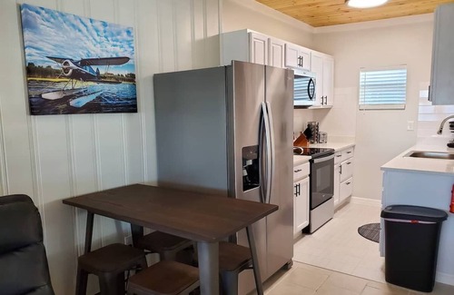 Tavares House | PETS STAY FREE Camp St. Cabanas Unit 4 on Lake Dora