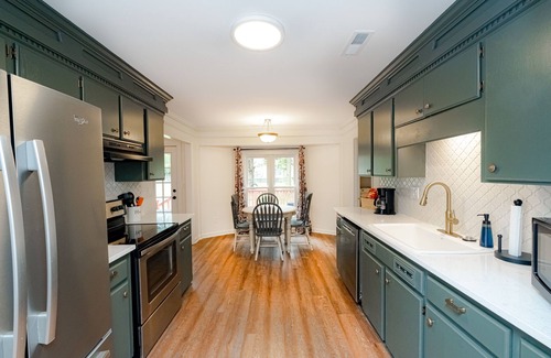 Madison House | Pets Stay Free! Renovated Ranch in quiet Cut De Sac