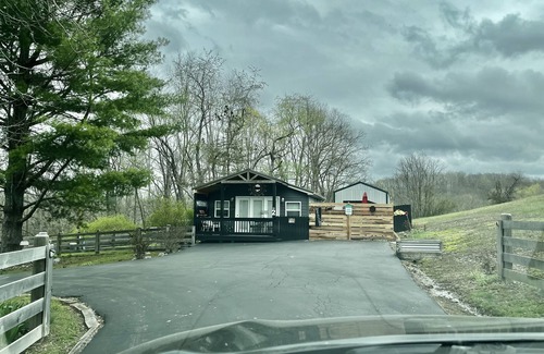 Goodlettsville Cottage | Pets Stay Free ,Studio Cottage near Nashville, TN