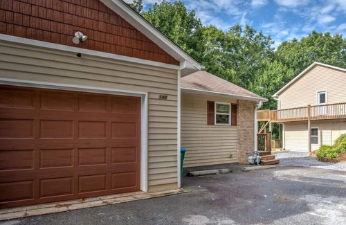 Royal Pines House | Pets Welcome at this Hot Tub Three Bedroom