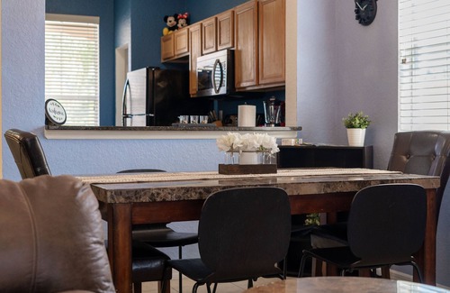 Kissimmee House | Pets Welcome, Close to Theme Parks, Stocked Kitchen, Family Friendly