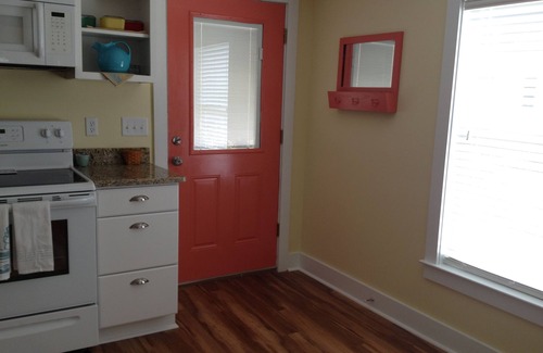 Biloxi Cottage | Pets Welcome! Fall Special Rates for Downtown Beach Cottage in Ocean Springs!