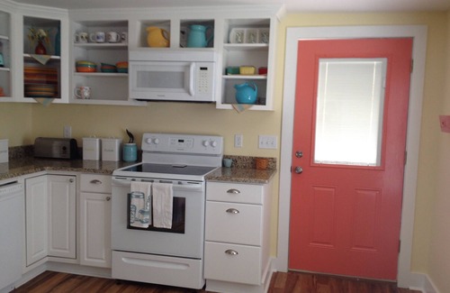 Biloxi Cottage | Pets Welcome! Fall Special Rates for Downtown Beach Cottage in Ocean Springs!