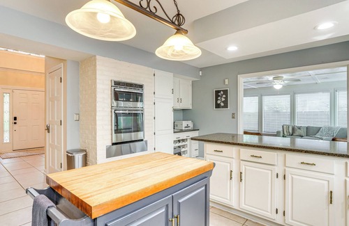 Summerville House | Pets Welcome, Golf Course View: Legend Oaks Home!