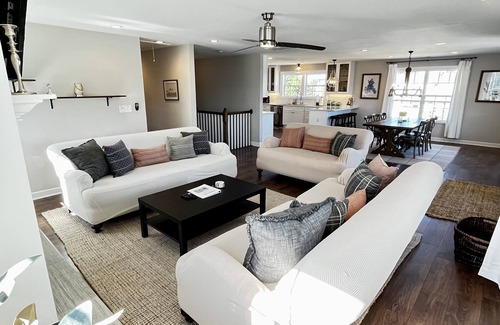 East Ocean View House | Pets Welcome! Large 4 Bed Beach View Privately Own/Operated