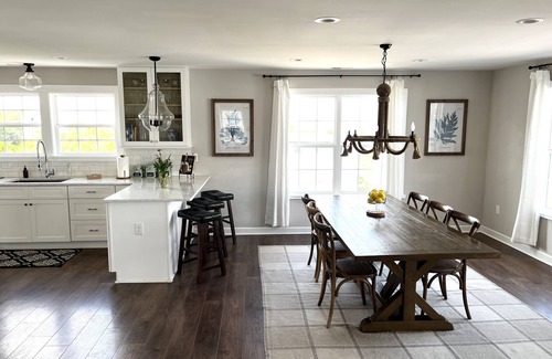 East Ocean View House | Pets Welcome! Large 4 Bed Beach View Privately Own/Operated
