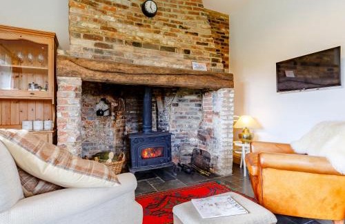 Wymondham House | Pettingalls Farm Cottage
