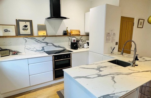 Petworth Cottage | Petworth Cottage-Sleeps 6-Pet Friendly-Central