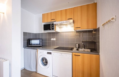 Germ Apartment | Peyragudes: Appartement 8 pers avec Piscine, Balcon, Proche Pistes, Parking Gratuit