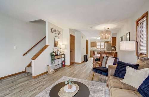 Lake Delton Condo | Peyton's Place at Tamarack - Great Location!