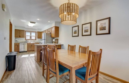 Lake Delton Condo | Peyton's Place at Tamarack - Great Location!