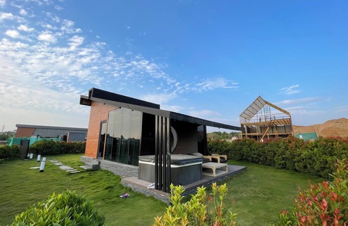 Hyderabad Cottage | Pezo 2 Premium cabin with Private Jacuzzi Hyderabad