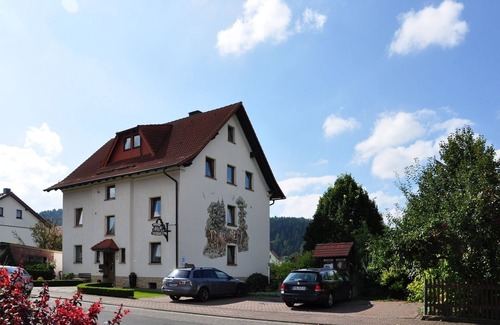 Schleid Apartment | "Pferde Glück" vacation apartment with 2 bedrooms made of Swiss stone pine wood