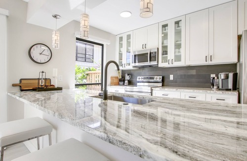 Hunt Club Condo | PGA National Home. Fountain Views.