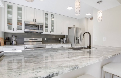 Hunt Club Condo | PGA National Home. Fountain Views.