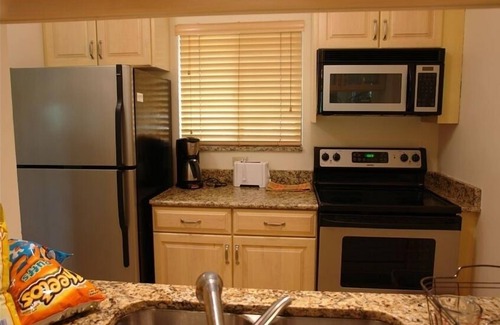 Palm Beach Gardens Cottage | PGA Resort Cottage FREE Private Beach Club Access & Sunsets on the 18th Fairway