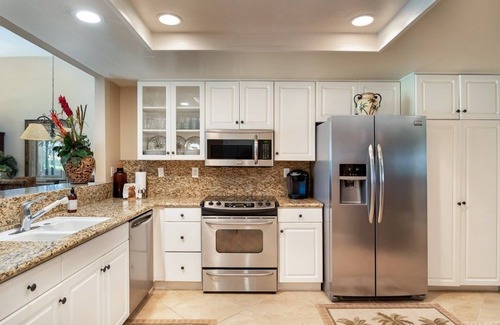 La Quinta Condo | PGA West Beautiful Mountain & Golf Course Views. Private Spa in Courtyard