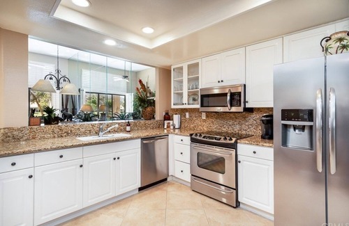 La Quinta Condo | PGA West Beautiful Mountain & Golf Course Views. Private Spa in Courtyard