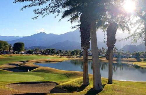 La Quinta House | PGA West Summer Escape, sleeps 8 ppl, Golf Cart!