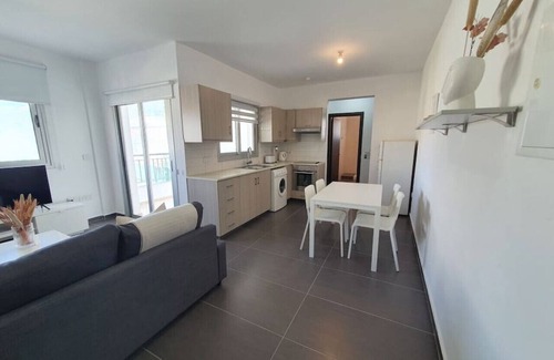 Larnaca Apartment | Phaedrus Living: City Center Cozy Flat Demetra 102