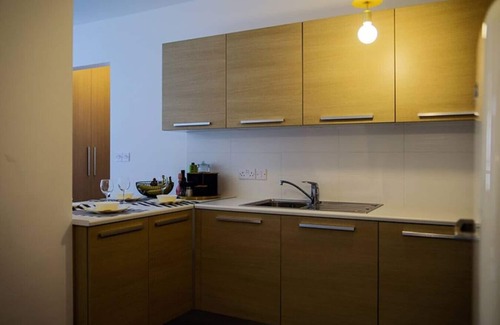 Lykabittos Apartment | Phaedrus Living: City Luxury Flat Anemone 103