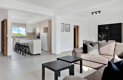 Lykabittos Apartment | Phaedrus Living: Romanou Modern City Center Flat