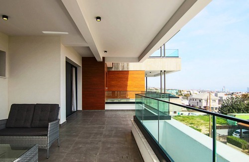 Agios Athanasios Apartment | Phaedrus Living: Sea View Anna Residence 201