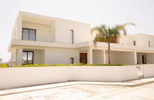 Softades Villa | Phaedrus Living: Serenity Waves Villas No.5