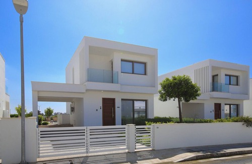 Softades Villa | Phaedrus Living: Serenity Waves Villas No.20