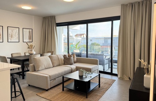 Aglantzia Apartment | Phaedrus Living White Hills Suites City View