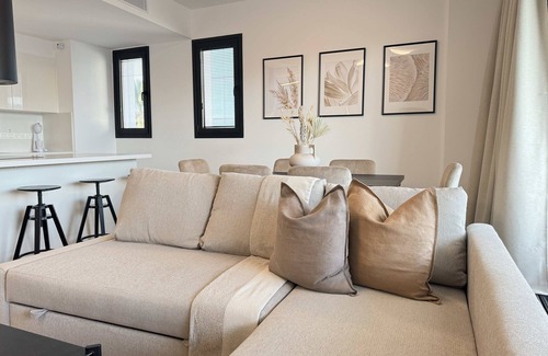 Aglantzia Apartment | Phaedrus Living White Hills Suites City View
