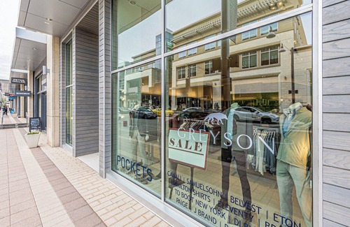 Legacy Park Apartment | Pharaoh's Fortune: A Legacy West Oasis and Business Pleasure Spot