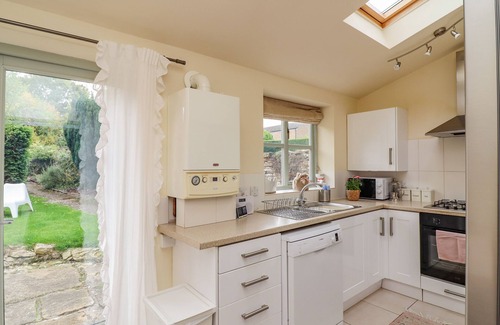 Cottesmore Cottage | PHEASANT COTTAGE, pet friendly, with a garden in Cottesmore