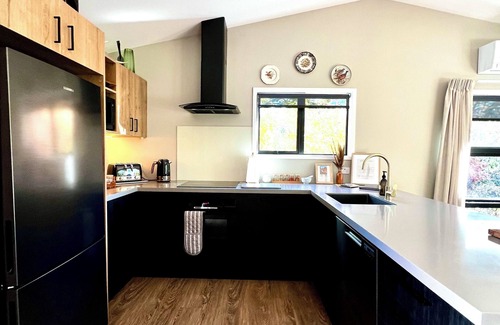 Upper Moutere Cottage | Pheasant Lodge - a touch of luxury in the countryside