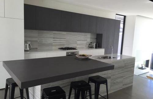 Phegans Bay House | Phegans Bay Waterfront Haven