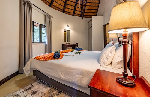 Thorny Bush Game Reserve Hotel | Phelwana Game Lodge