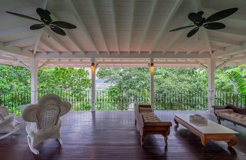Ancon Apartment | Phenomenal 3BR House with Balcony in Ancon