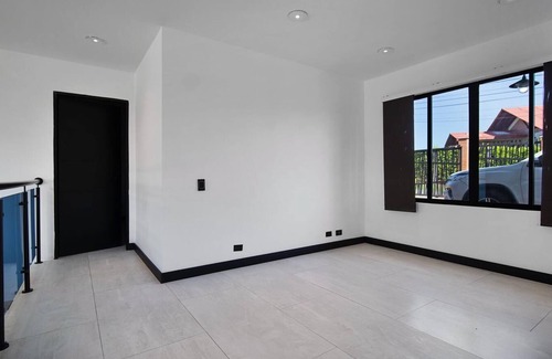Pereira House | Phenomenal 4-bedroom house with pool ,with WiFi in Tres Puertas