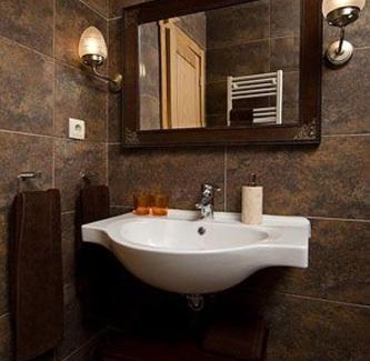 Gouvaes Villa | Phenomenal Pinhao Villa 3 Bedrooms Villa Douroco Beautiful Valley Views Pool Table